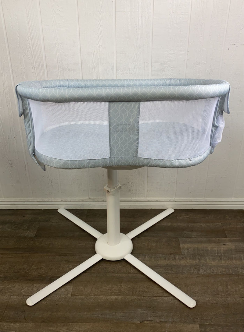 Halo BassiNest Swivel Sleeper, Essentia Series, With Sheet