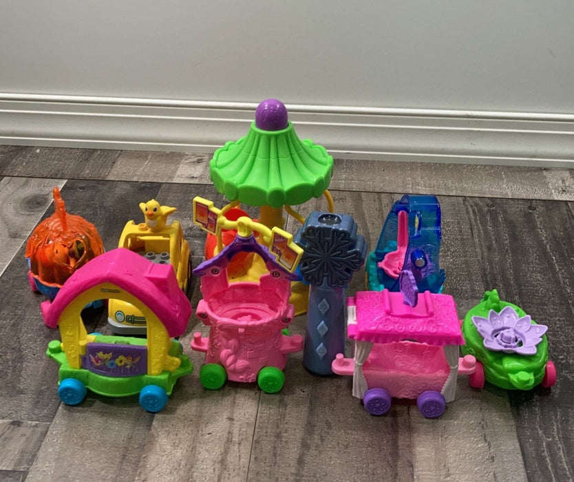 Shop BUNDLE Little People With Extras at GoodBuy Gear