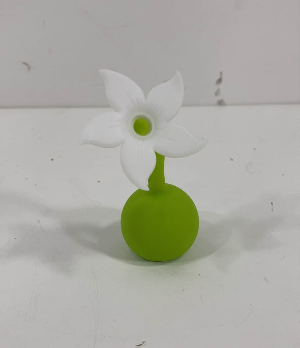 Shop Haakaa Flower Breast Pump Stopper at GoodBuy Gear