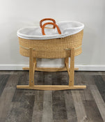Shop Design Dua Natural Bilia Bassinet With Rocking Stand at GoodBuy Gear