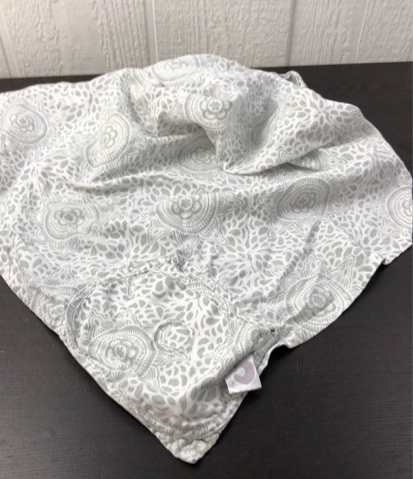 Shop Boppy Nursing Cover, Boho Grey at GoodBuy Gear