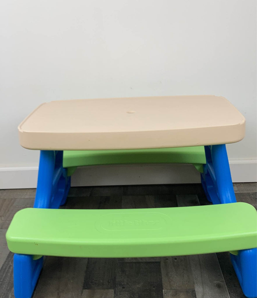 Little Tikes Easy Store Picnic Table