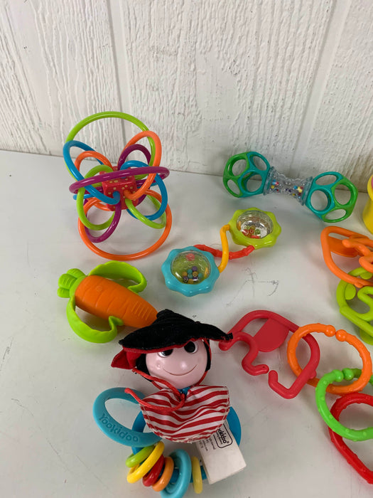 secondhand BUNDLE Grasping Toys