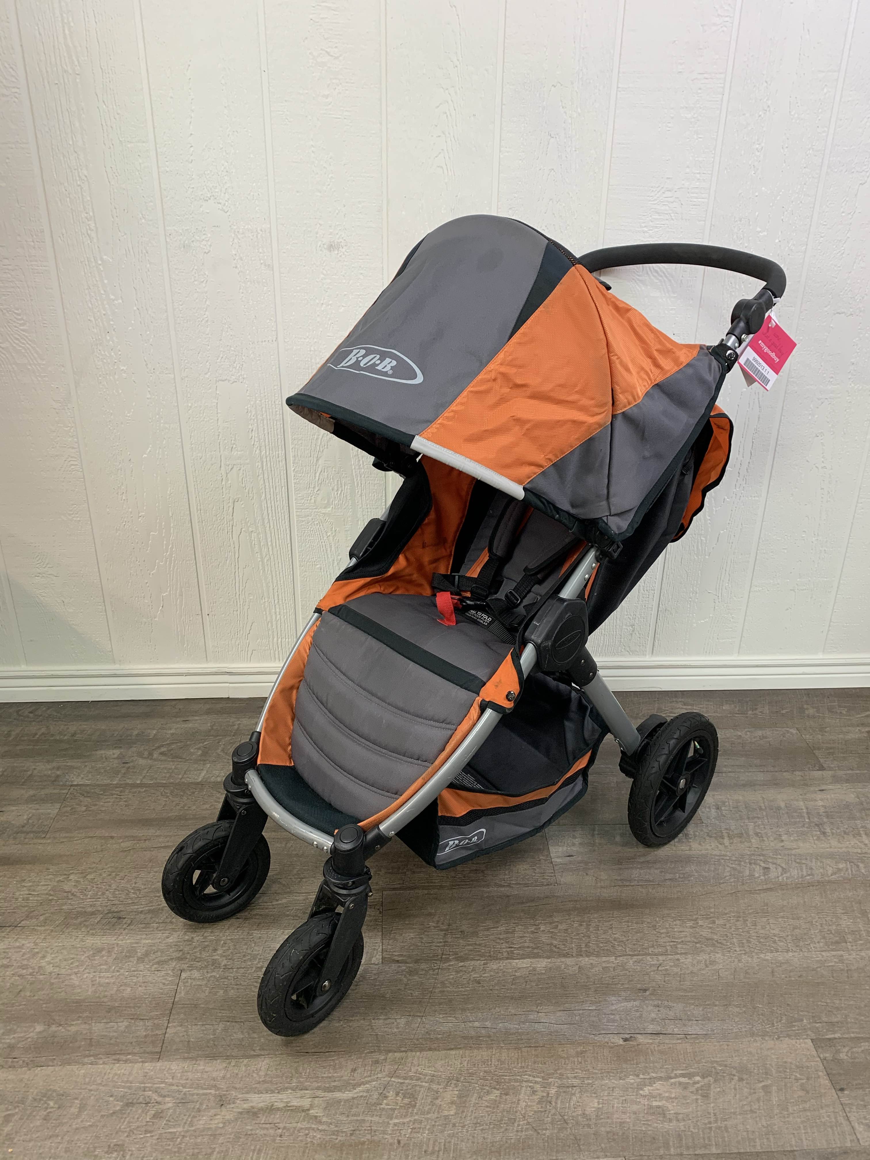 Bob motion outlet pram