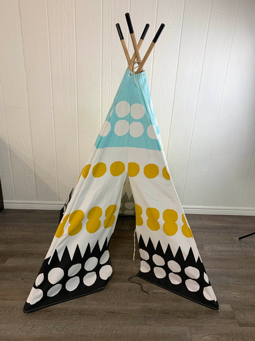 used Crate & Kids Multi Dot Kids Teepee