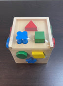 secondhand Melissa & Doug Shape Sorting Cube Classic Toy