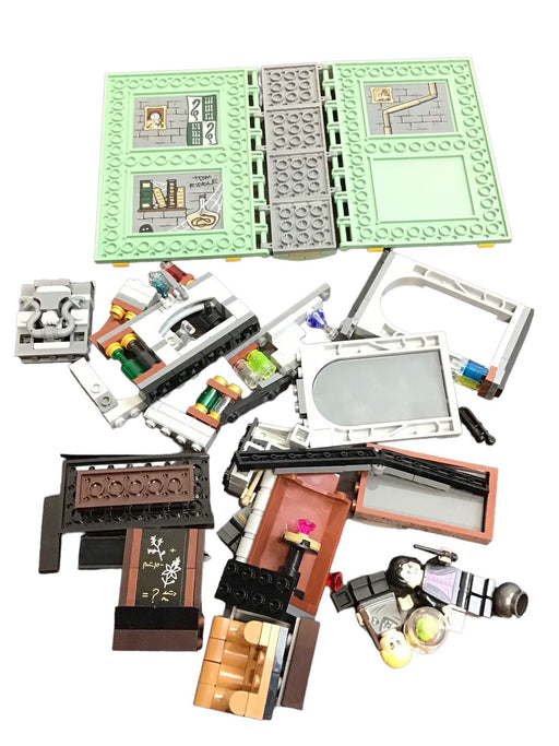 secondhand LEGO Harry Potter Hogwarts Moment: Potions Class 76383