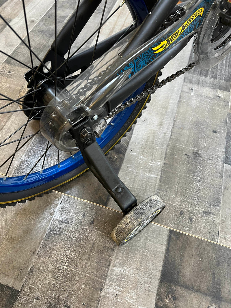 Dynacraft 16" Hot Wheels Bike, With Training Wheels