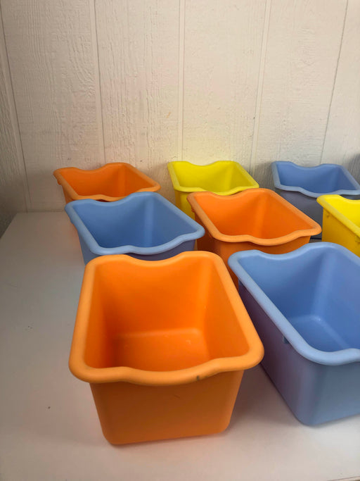 secondhand BUNDLE Plastic Storage Bins