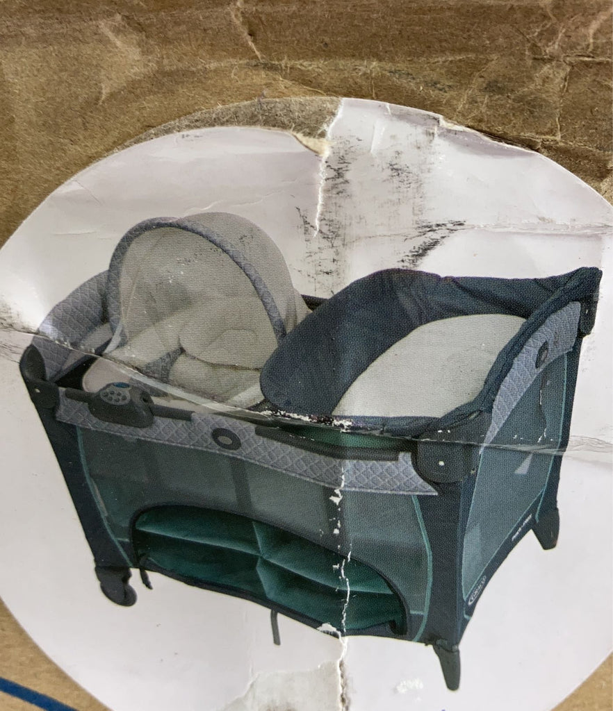 Graco Pack 'n Play Newborn Seat Playard, Manor