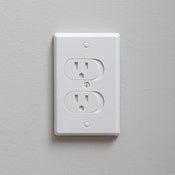 used Qdos Self-Closing Outlet Cover