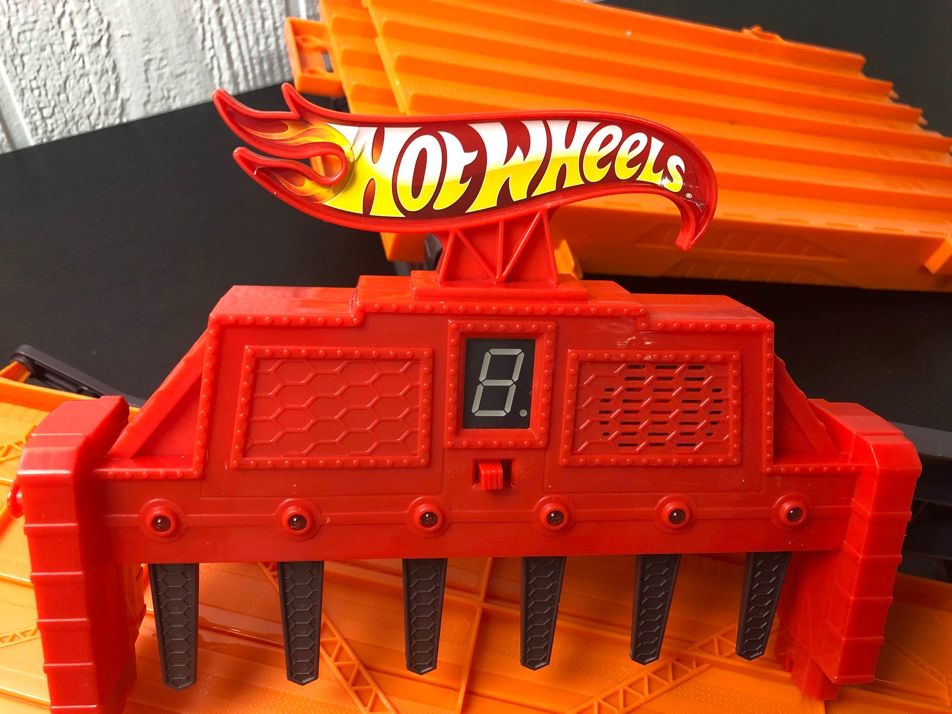 Hot Wheels Super 6-Lane Raceway — GoodBuy Gear