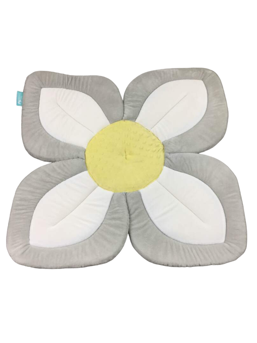 used Blooming Bath Baby Bath Lotus, White-Yellow