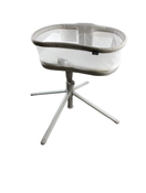 used Halo Bassinest Swivel Sleeper 3.0, Grey