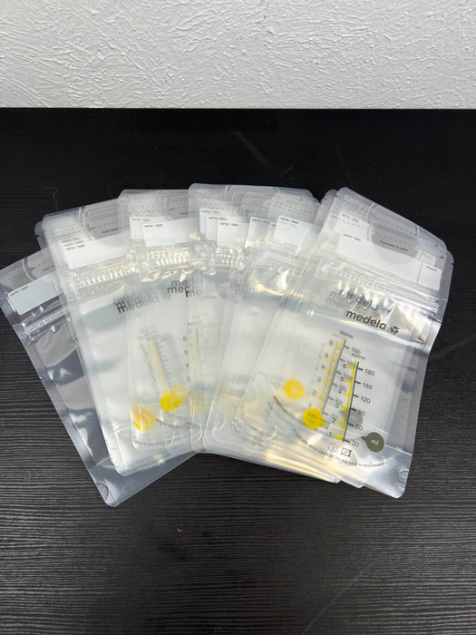 Shop Medela Milk Storage Bags at GoodBuy Gear