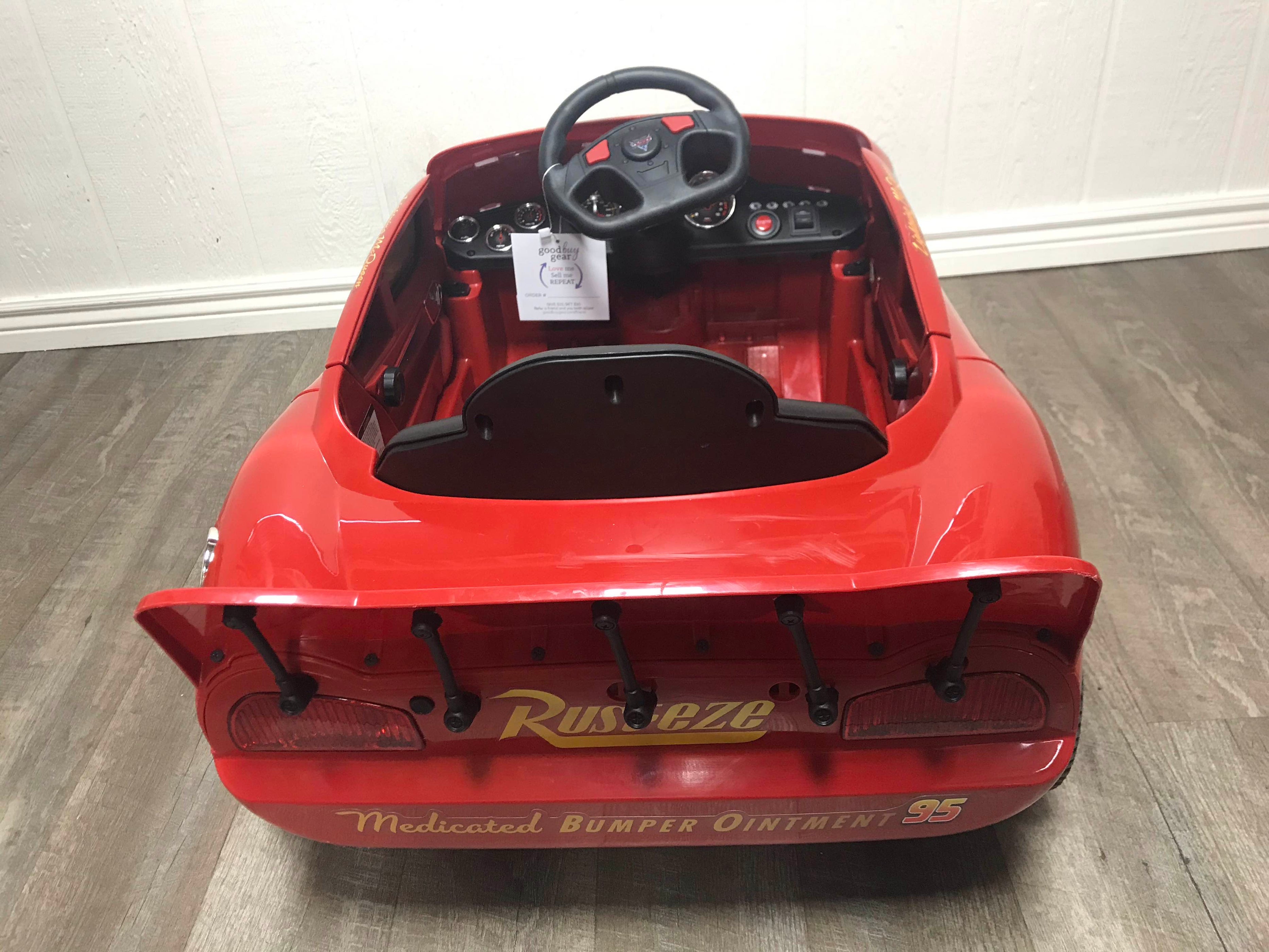 Huffy Disney Pixar Cars 3 Lightning McQueen 6V Battery-Powered Ride On ...