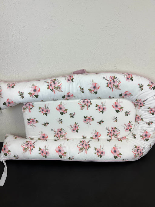 secondhand Newborn Lounger