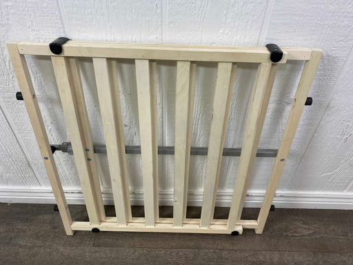 secondhand Regalo Wooden Expandable Safety Gate