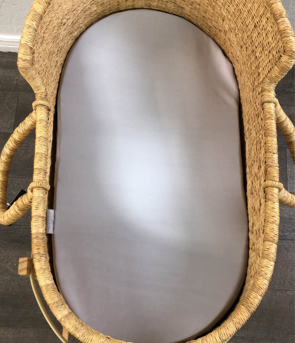 used Design Dua Natural Bilia Bassinet With Rocking Stand