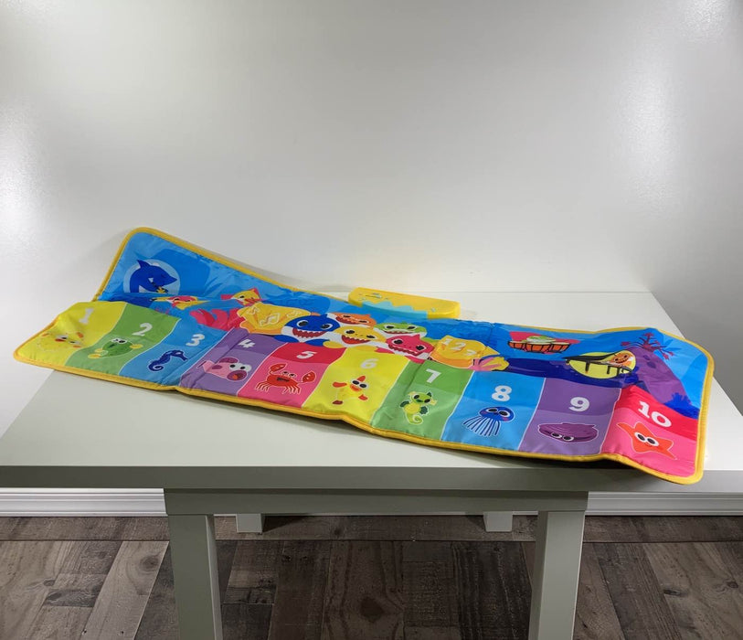 used Pinkfong Baby Shark Step and Sing Piano Dance Mat