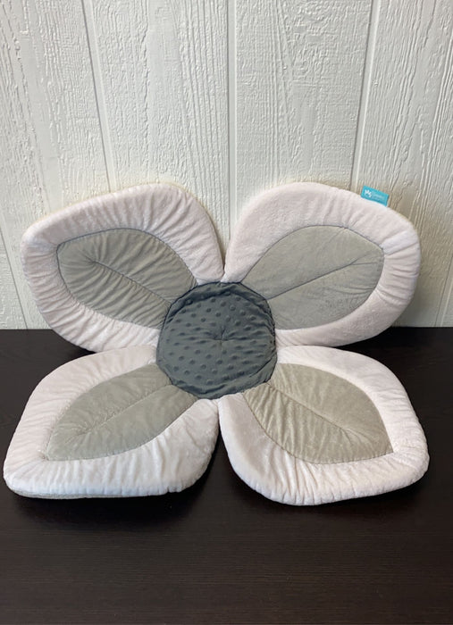 Shop Blooming Bath Lotus, Grey/Dark Grey at GoodBuy Gear