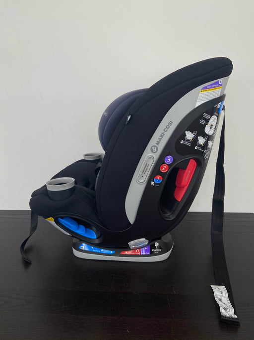 secondhand Maxi-Cosi Magellan XP All-in-One Convertible Car Seat