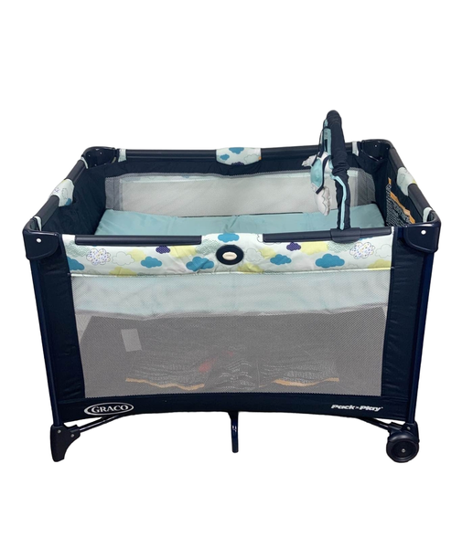 Graco pack sales and play stratus