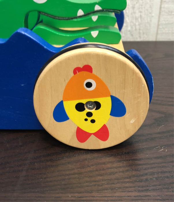 Melissa & Doug Chomp and Clack Alligator Push Toy