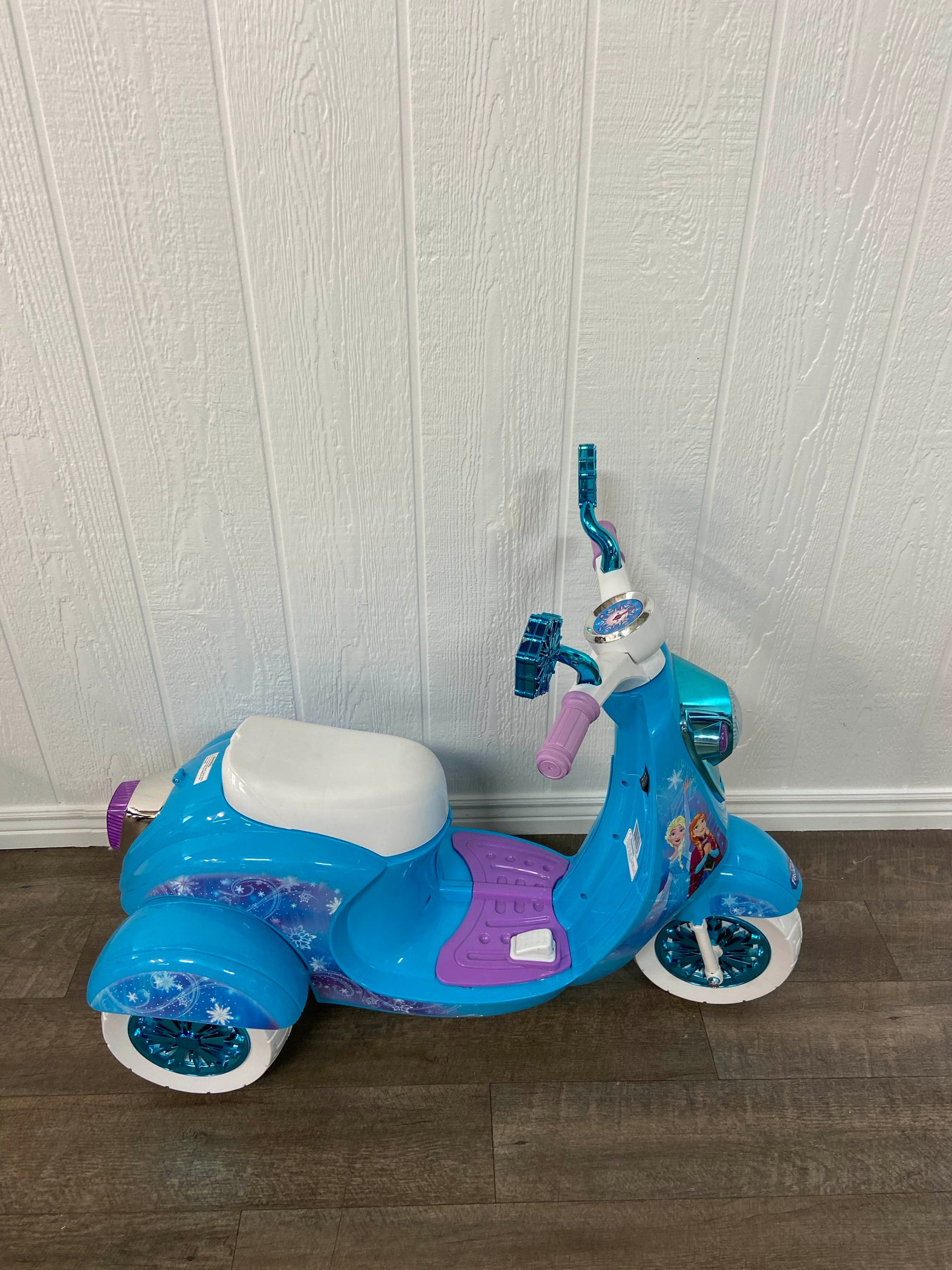 Volt Disney Frozen 3-Wheel Scooter Battery Powered Ride-On