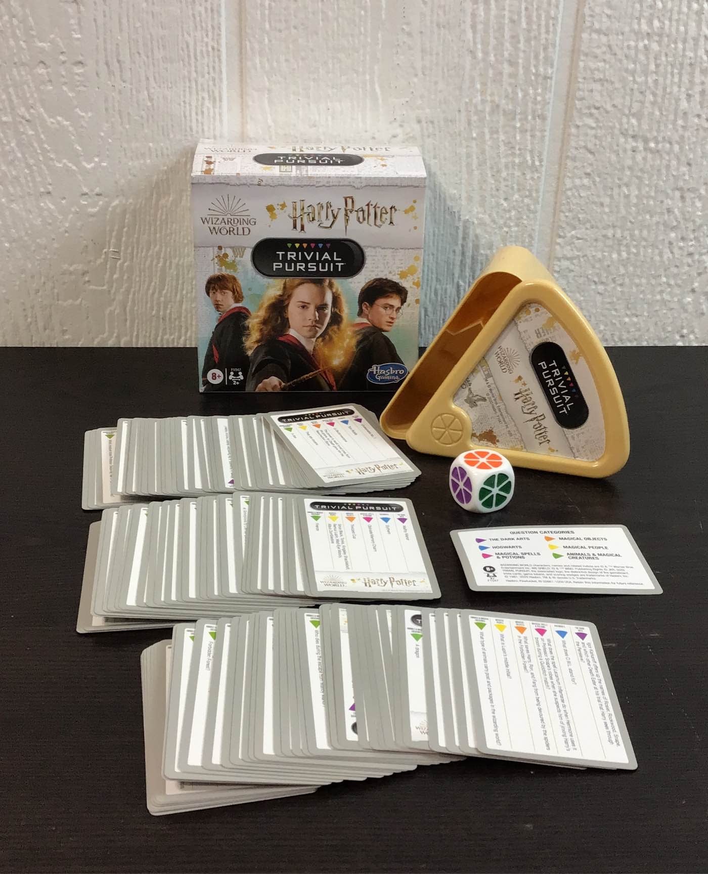 Trivial Pursuit: Harry Potter • See the best prices »