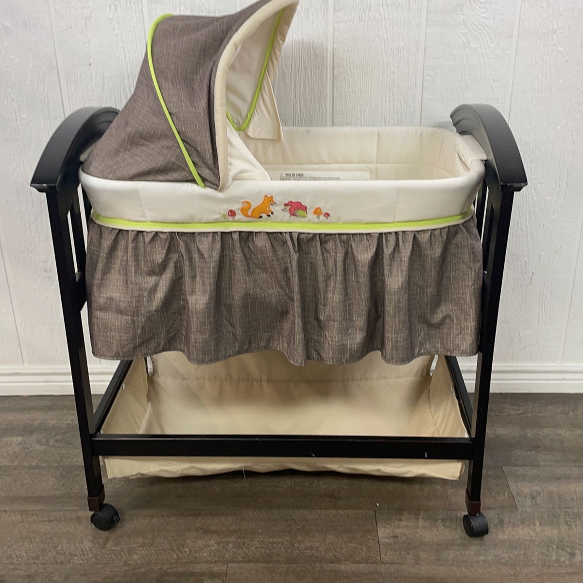 summer infant portable bassinet Summer Infant Classic Comfort Wooden Bassinet