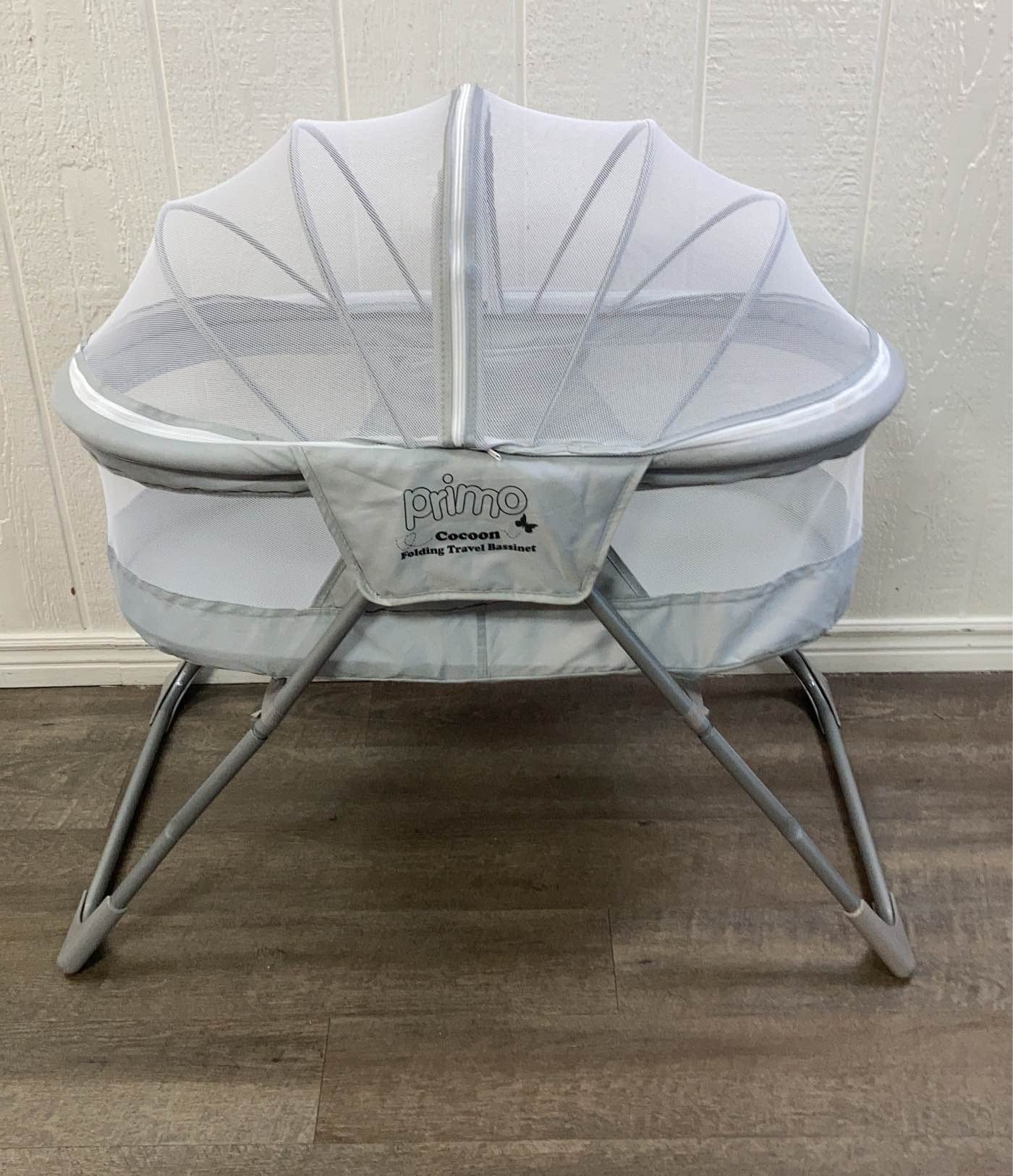 Primo cocoon sales folding travel bassinet