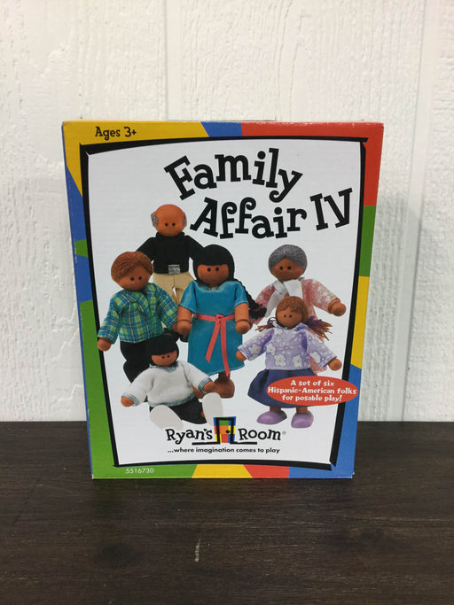 used Small World Toys Ryan’s Room Family Affair Wooden Dollhouse Dolls