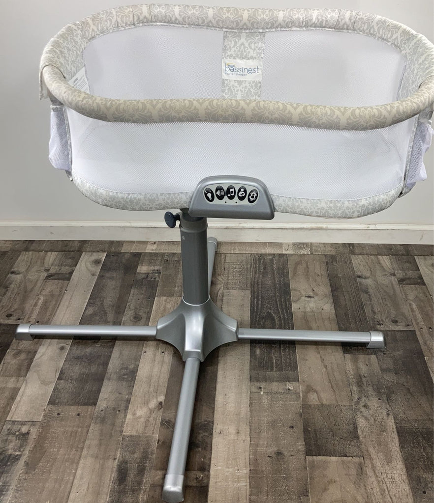 Halo BassiNest Swivel Sleeper, Premiere Series