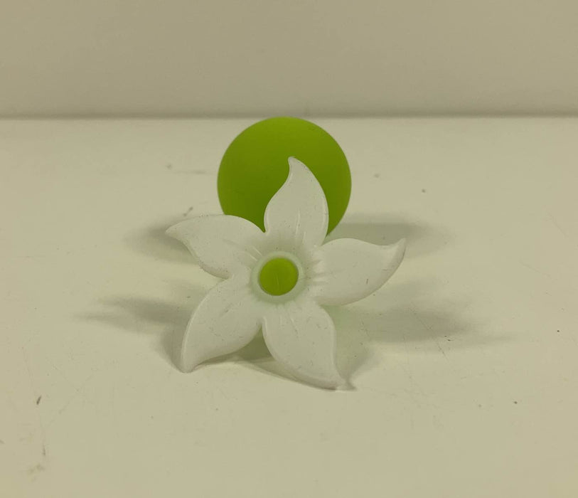 Shop Haakaa Silicone Breast Pump And Flower Stopper Set at GoodBuy Gear