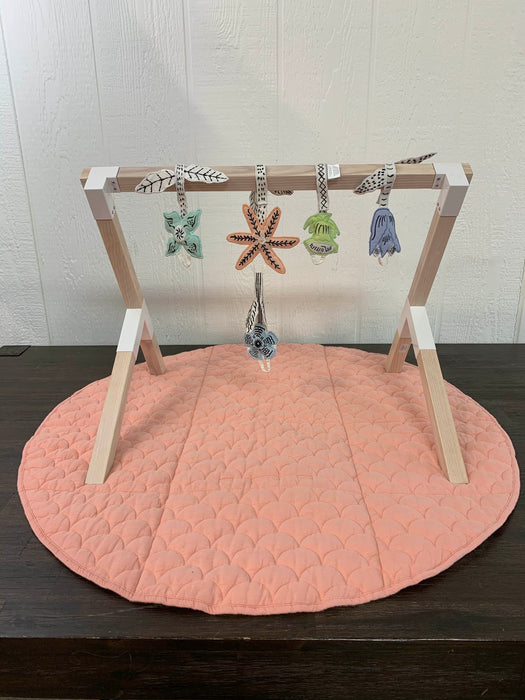 used Crate & Kids Modern Baby Gym And Playmat