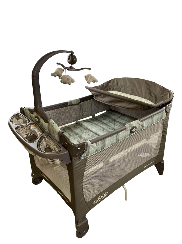 Graco Pack 'n Play Change 'n Carry Playard