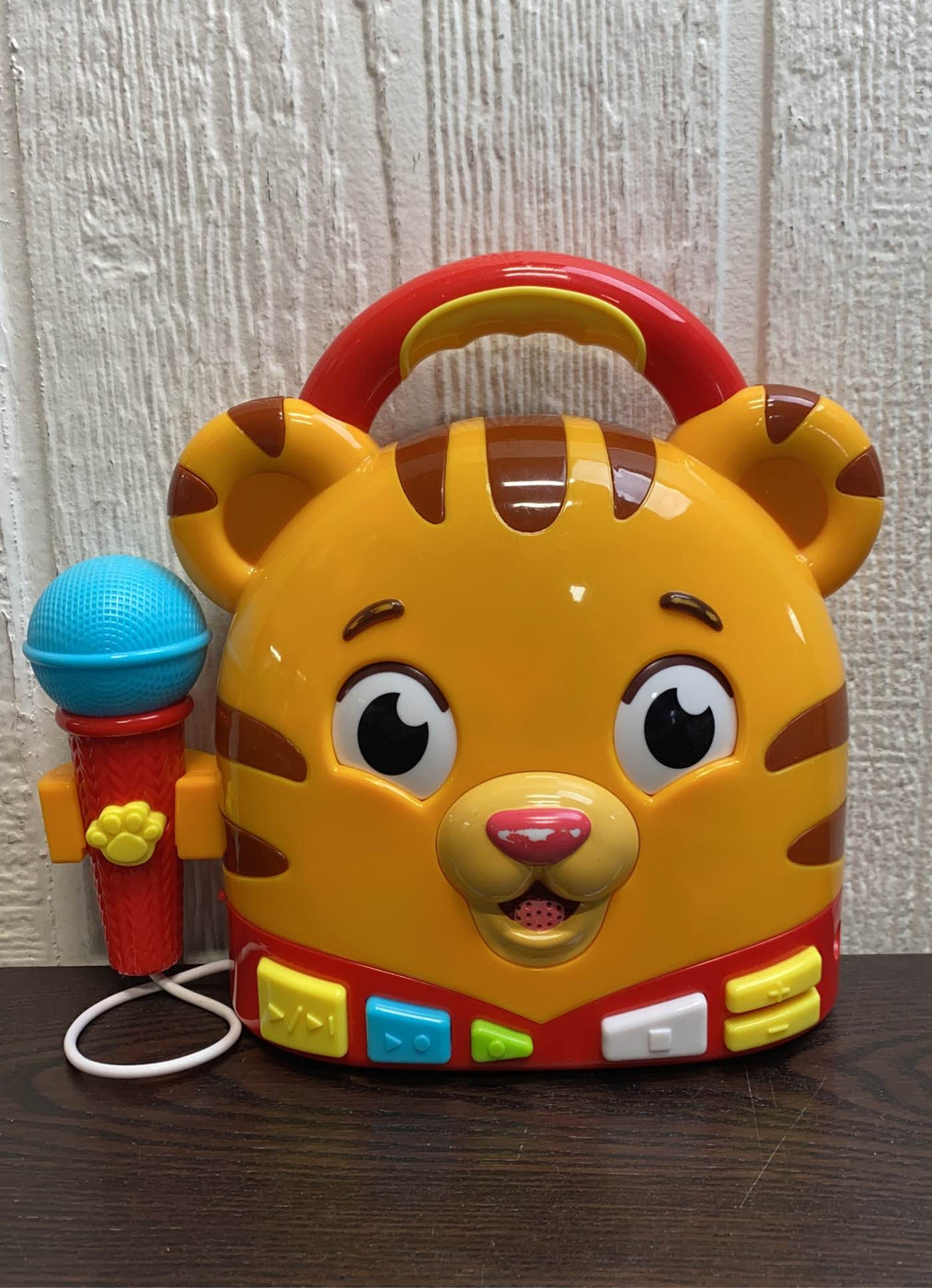 Daniel Tiger Neighborhood Sing Along — GoodBuy Gear
