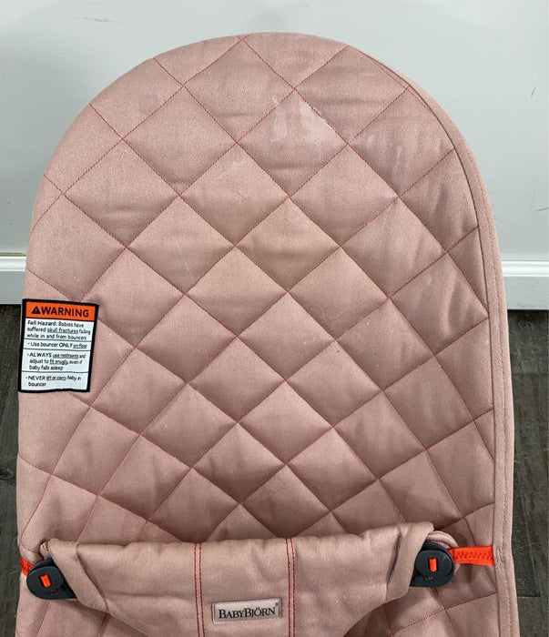 BabyBjorn Bouncer Bliss, Dark Gray Frame, Dusty Pink Cotton Classic Quilt