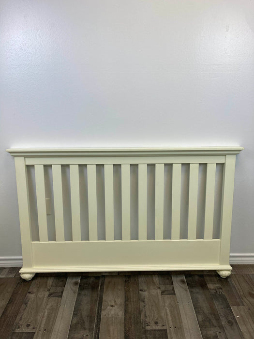 secondhand Legacy Classic Furniture Charlotte Grow With Me Convertible Crib