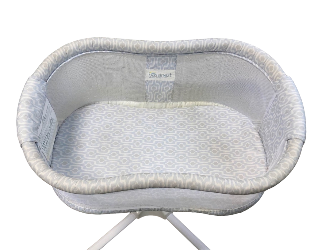 Halo BassiNest Swivel Sleeper Essentia Series