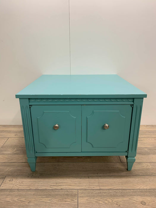 used Lane Furniture End Table With Cabinet