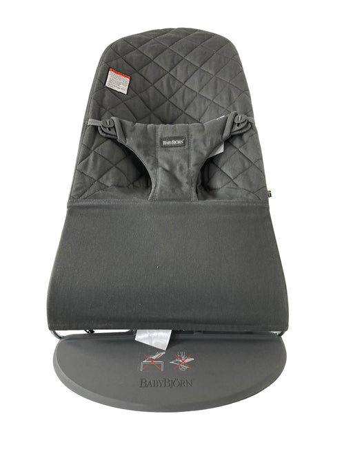 used BabyBjorn Bouncer Bliss, Dark Gray Frame, Anthracite Cotton Classic Quilt