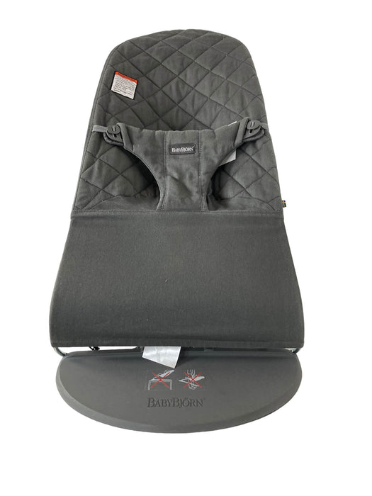 used BabyBjorn Bouncer Bliss, Dark Gray Frame, Anthracite Cotton Classic Quilt