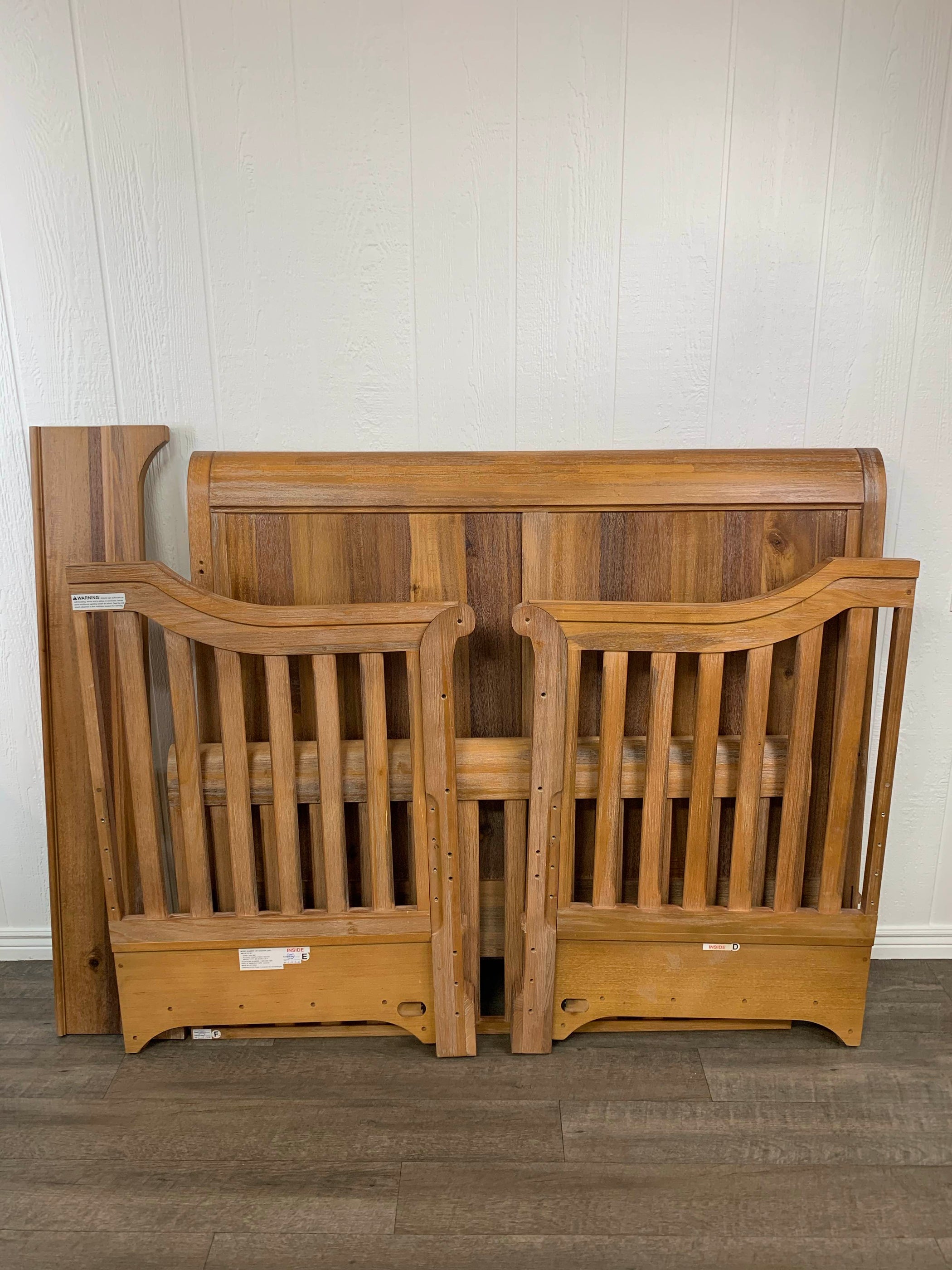Bertini Baby Pembrooke Crib with Mattress, 2016 — GoodBuy Gear