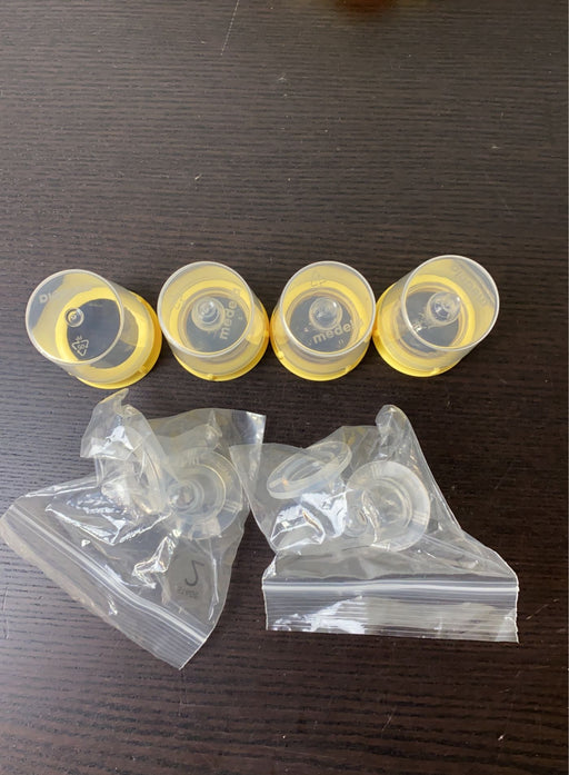 secondhand Medela Breastmilk Bottle Set