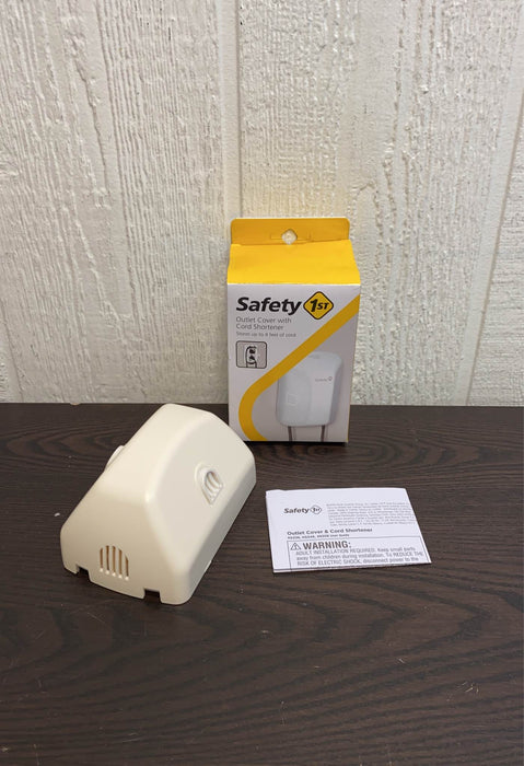 Shop Safety 1st Outlet Cover With Cord Shortener at GoodBuy Gear