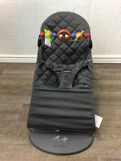 secondhand Baby Bjorn Bouncer Bliss, Charcoal Gray  3D Jersey, With toy bar