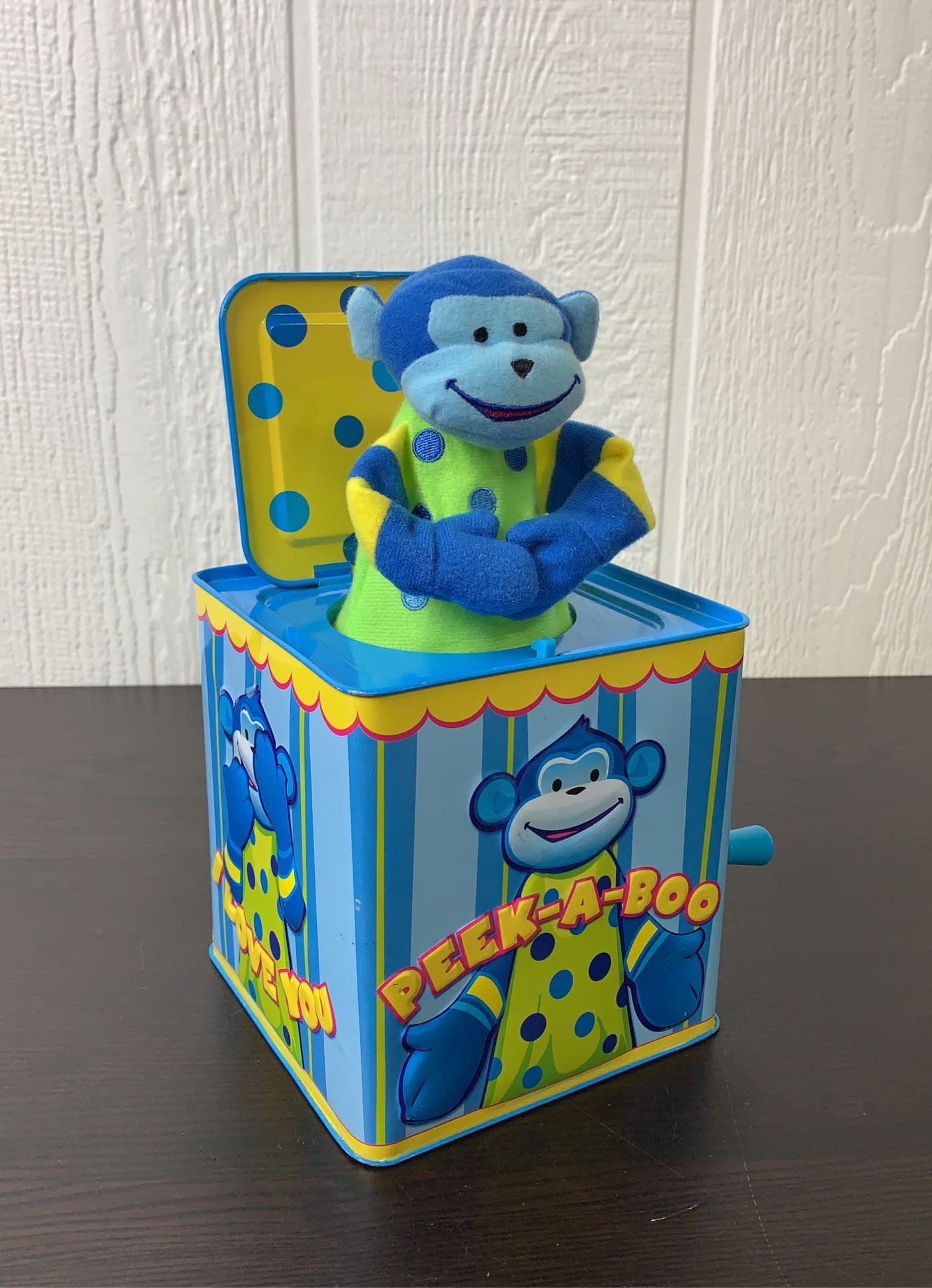 Fat Brain Toys Peek A Boo Jack in a Box