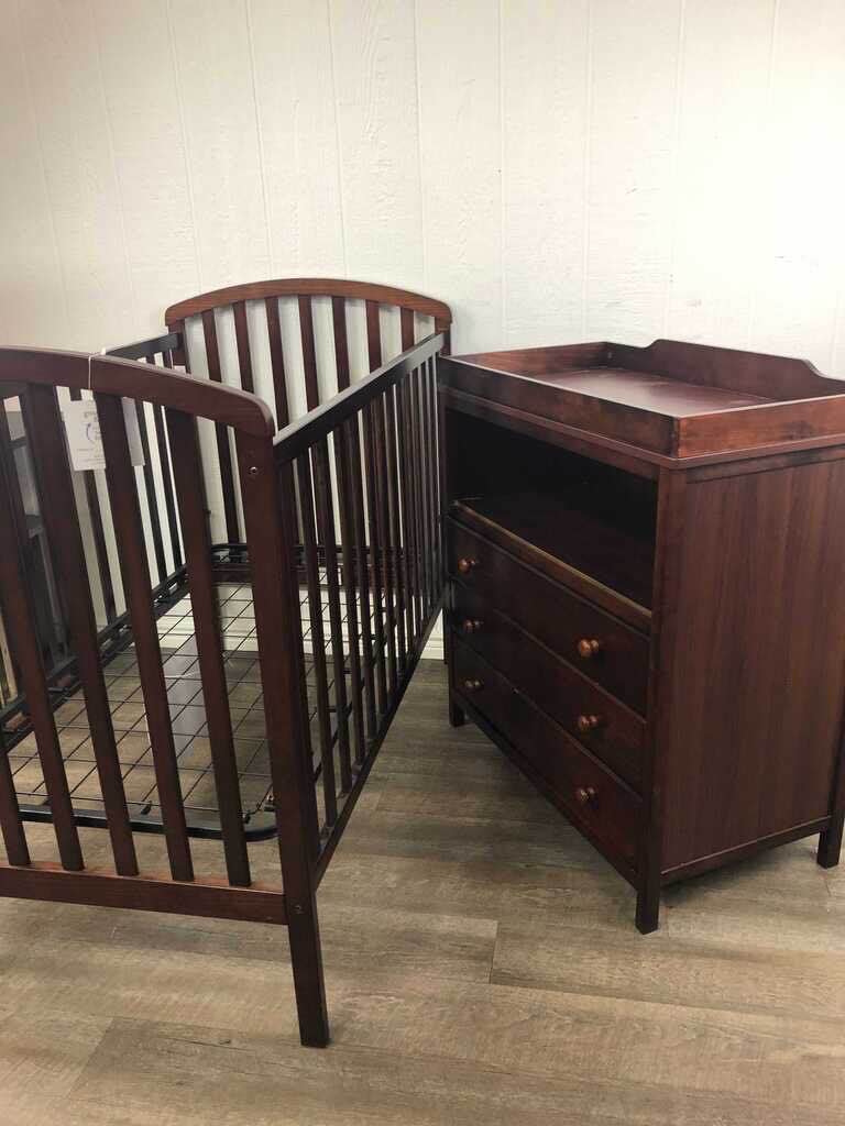 Carter's My Nursery 3-in-1 Convertible Crib and Changing Table Combo
